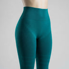 color:turquoise
