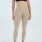 color:beige